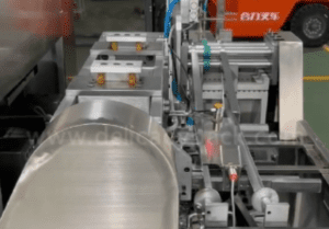 Automatic square lock seam tin production line