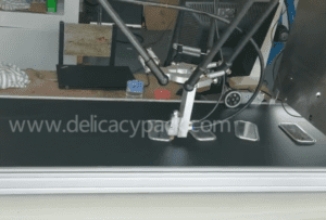 Robot lining machine
